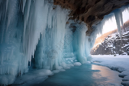 洞穴中的冰柱图片