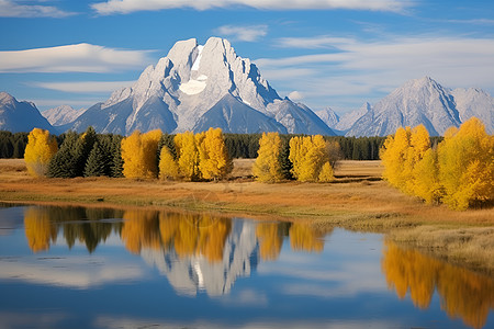 秋季山林山林湖影背景