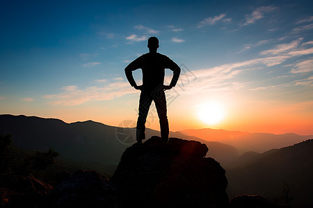 攀登山峰的男子背景图片