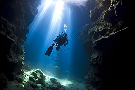 海底潜泳的潜水员高清图片