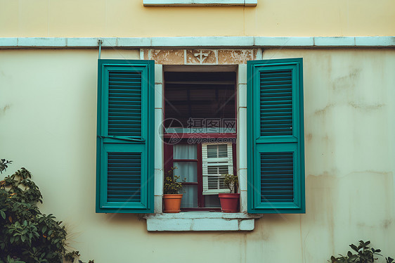 房屋绿色的门窗图片