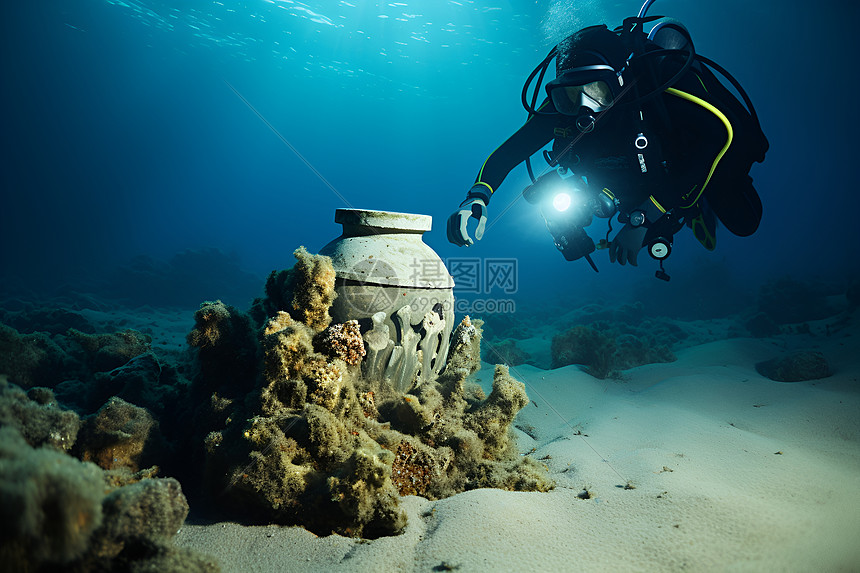 海底探险的潜水员图片