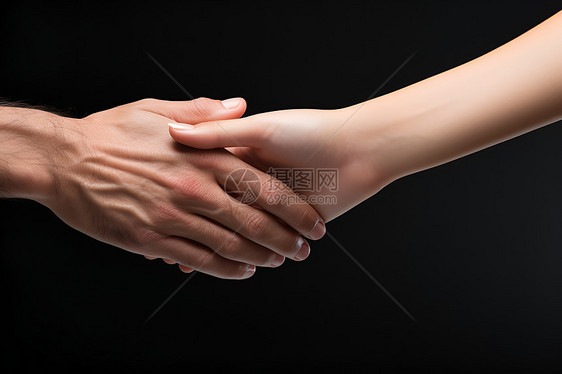 两手握在一起图片