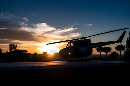 夕阳时户外的直升机图片