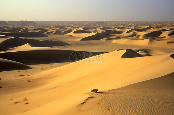 细腻沙砾组成的沙漠图片