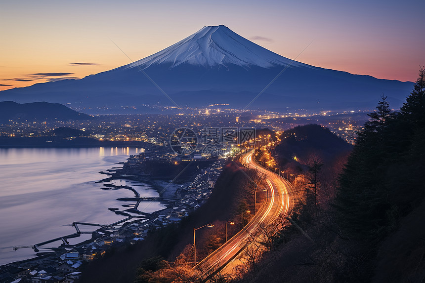 日落时分的富士山景观图片