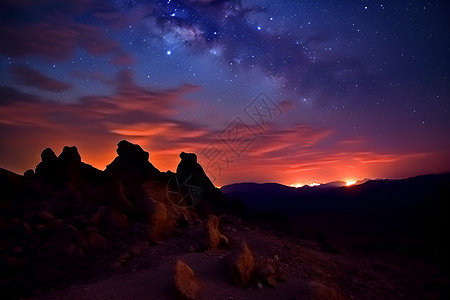 夜晚星空下的神秘山脉图片