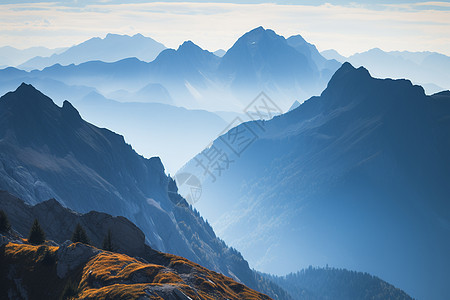 山顶的朝霞背景图片