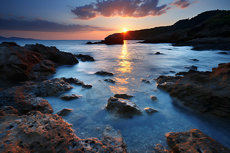 夕阳下的海洋图片