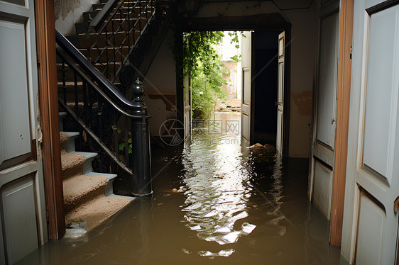 水流漫进住房图片