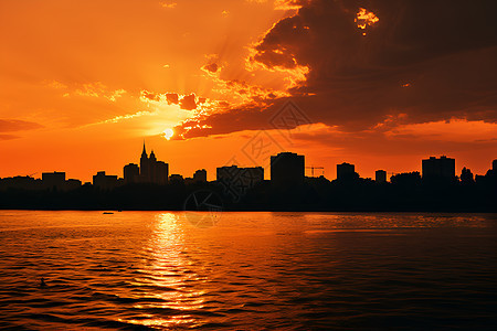 夕阳下的海边城市图片