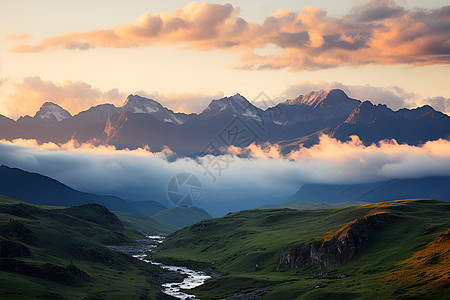 山谷间的溪流图片