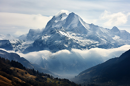 雪后雪山上的山脉风景背景