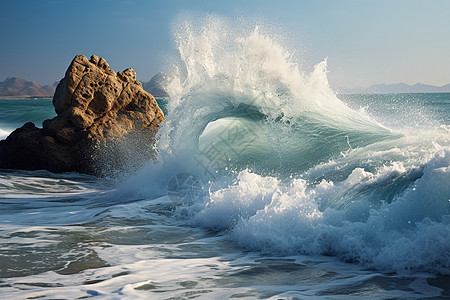翻滚海浪海浪撞击礁石背景