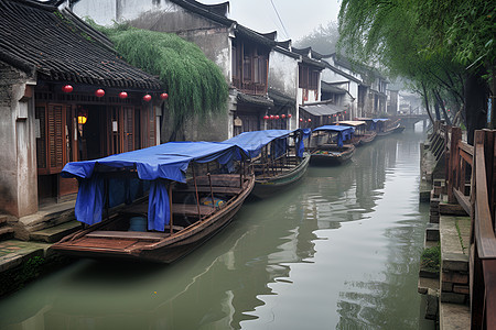 水城建筑前的木船图片