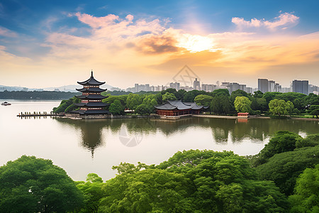 传统建筑夕阳映照的西湖与城市背景