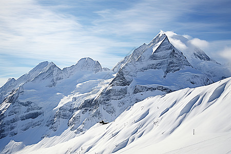 雪山上的白云背景