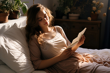 床上阅读的女人图片