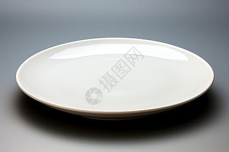 白色陶瓷餐盘图片