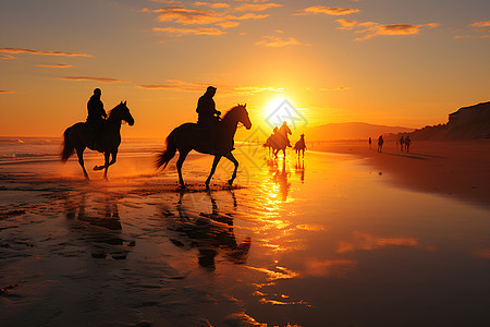 黄昏海滩上骑马的人图片