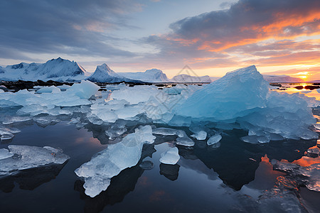户外壮观的冰山图片