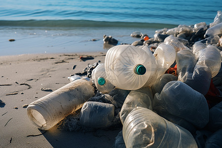海滩上的塑料垃圾高清图片