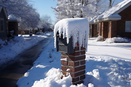 户外邮箱上的冰雪背景图片