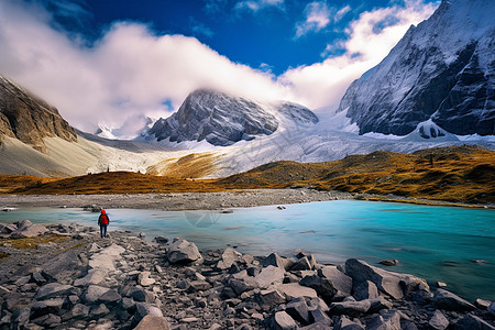 矢量山湖畔的山与蓝天背景