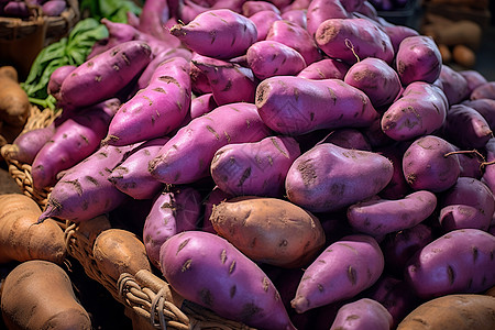 堆放成山的紫薯背景图片