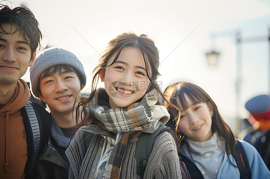 阳光下的青春男女图片