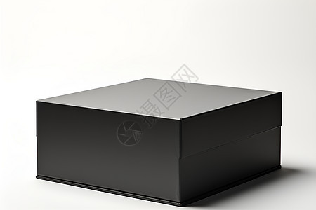 黑盒子立于白色背景中图片