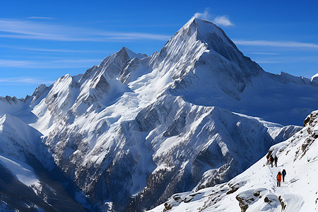 雪山中的行者图片