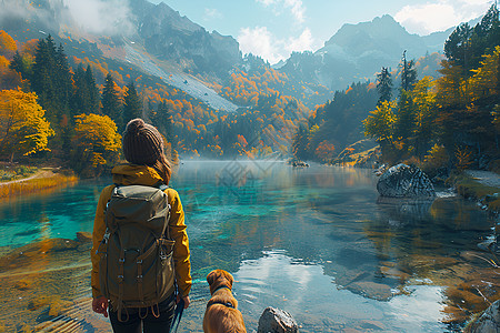 湖边散步欣赏着湖边景色的女人背景