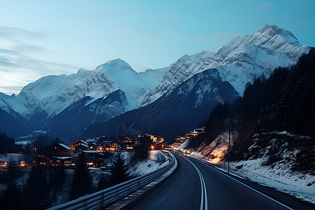 雪山下的道路图片