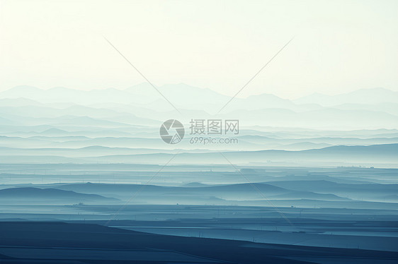 迷雾中的山脉图片