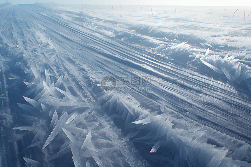 公路上冰天雪地图片