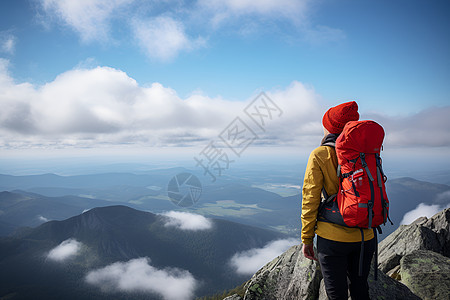 山顶的登山者图片