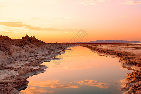 黄昏时分的美丽盐湖图片