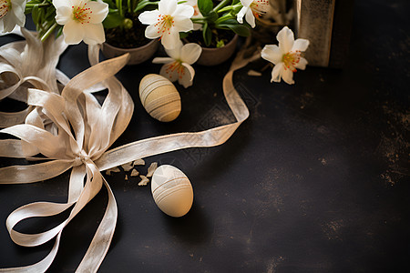 桌面上的盆栽和鸡蛋图片