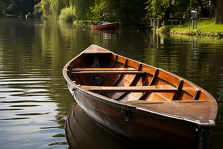 河中的小木船图片