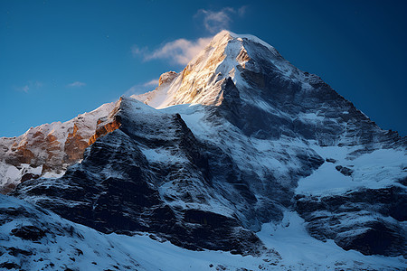 宏伟的雪山图片