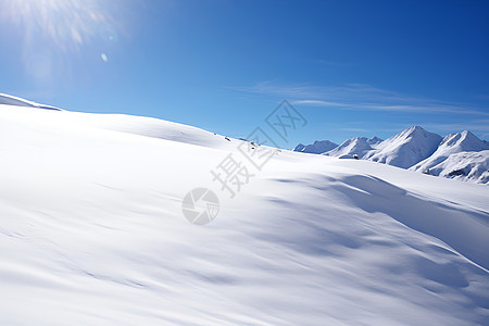 壮丽的雪山风景图片