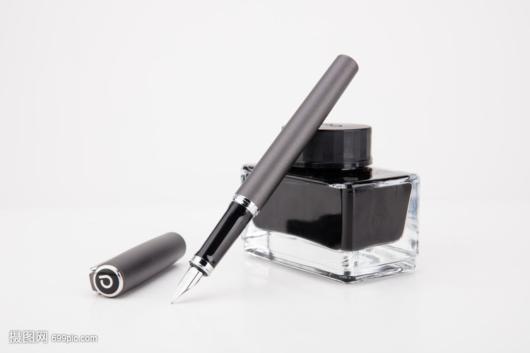 教育钢笔墨水创意排列摆拍