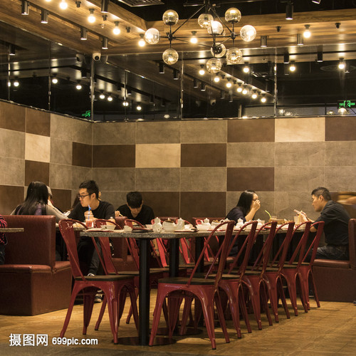 餐饮实体店装修消费