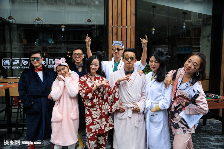 睡衣派对时尚街拍