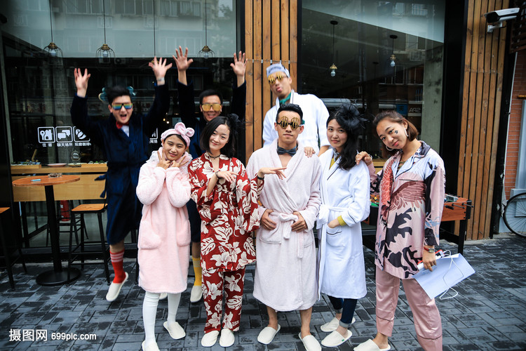 睡衣派对时尚街拍