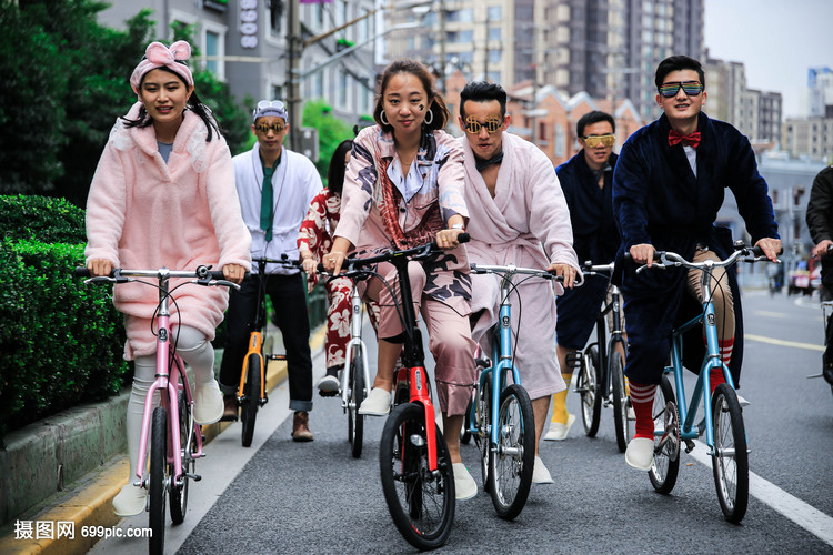 睡衣派对时尚街拍