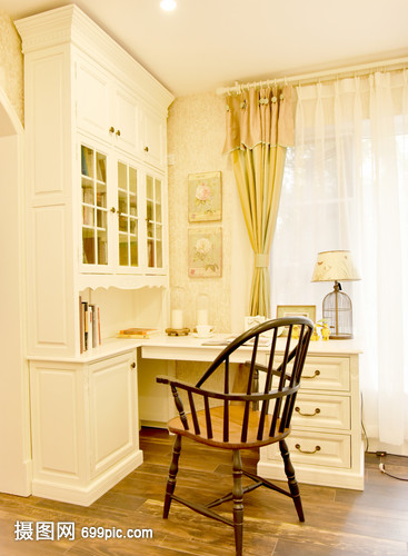 现代简约欧式风格家庭生活书屋写字台小摆件小