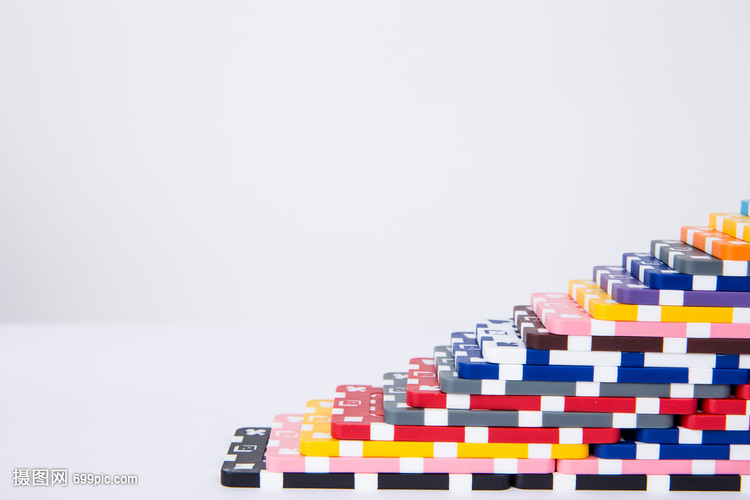 团队合作筹码拼接叠加摆拍