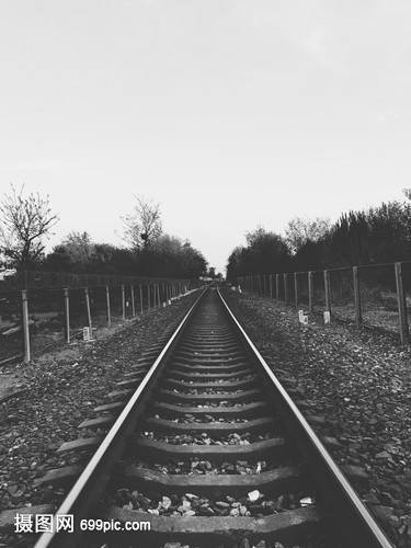 一条单行的轨道